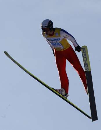 Jason Lamy Chapuis při skoku | Foto: Reuters