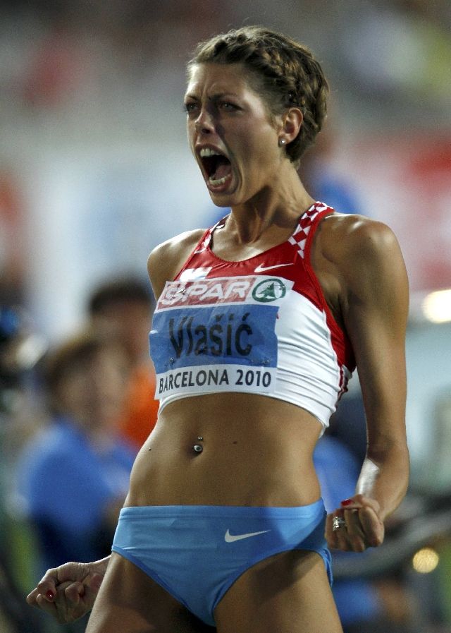 Čarokrásná atletka Blanka Vlašičová uhranula nejednoho sportovního fanouška. A to nejen svými ladnými křivkami, ale i sportovními výkony. | Foto: Reuters