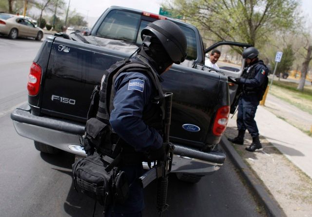 Mexické jednotky v Ciudad Juarez, nejnebezpečnějším městě v zemi | Foto: Reuters