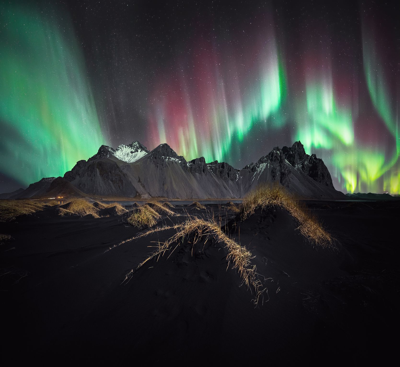 Auroras and space collisions.  These are the best astronomy pictures of 2022