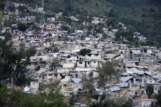 Zničené domy v Port-au-Prince. | Foto: Reuters