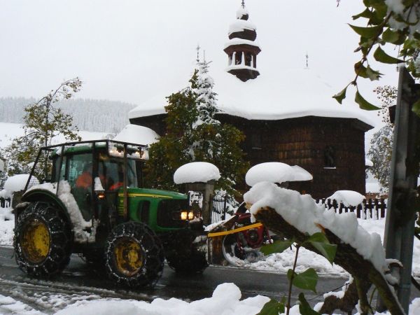 Traktor strážný. Tamtéž. | Foto: Karel Toman