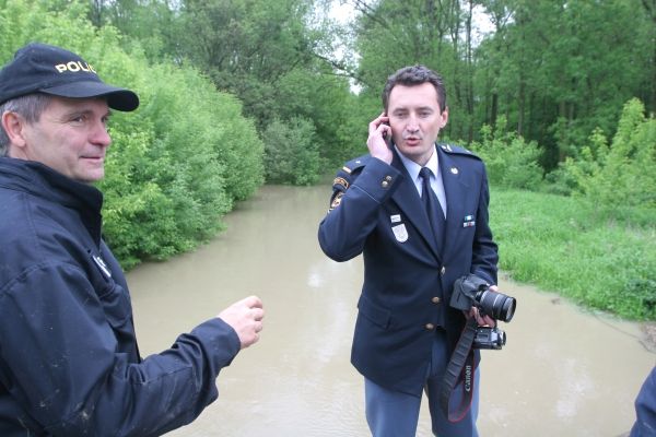 Mluvčí zlínských hasičů Ivo Mitáček zvedá telefony i o půlnoci. Je vždy připraven a dobře naladěn. | Foto: Karel Toman