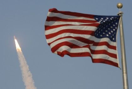 Nynější mise Endeavouru je druhou z letos plánovaných čtyř letů raketoplánů, příští start je připravován na 23. října. | Foto: Reuters