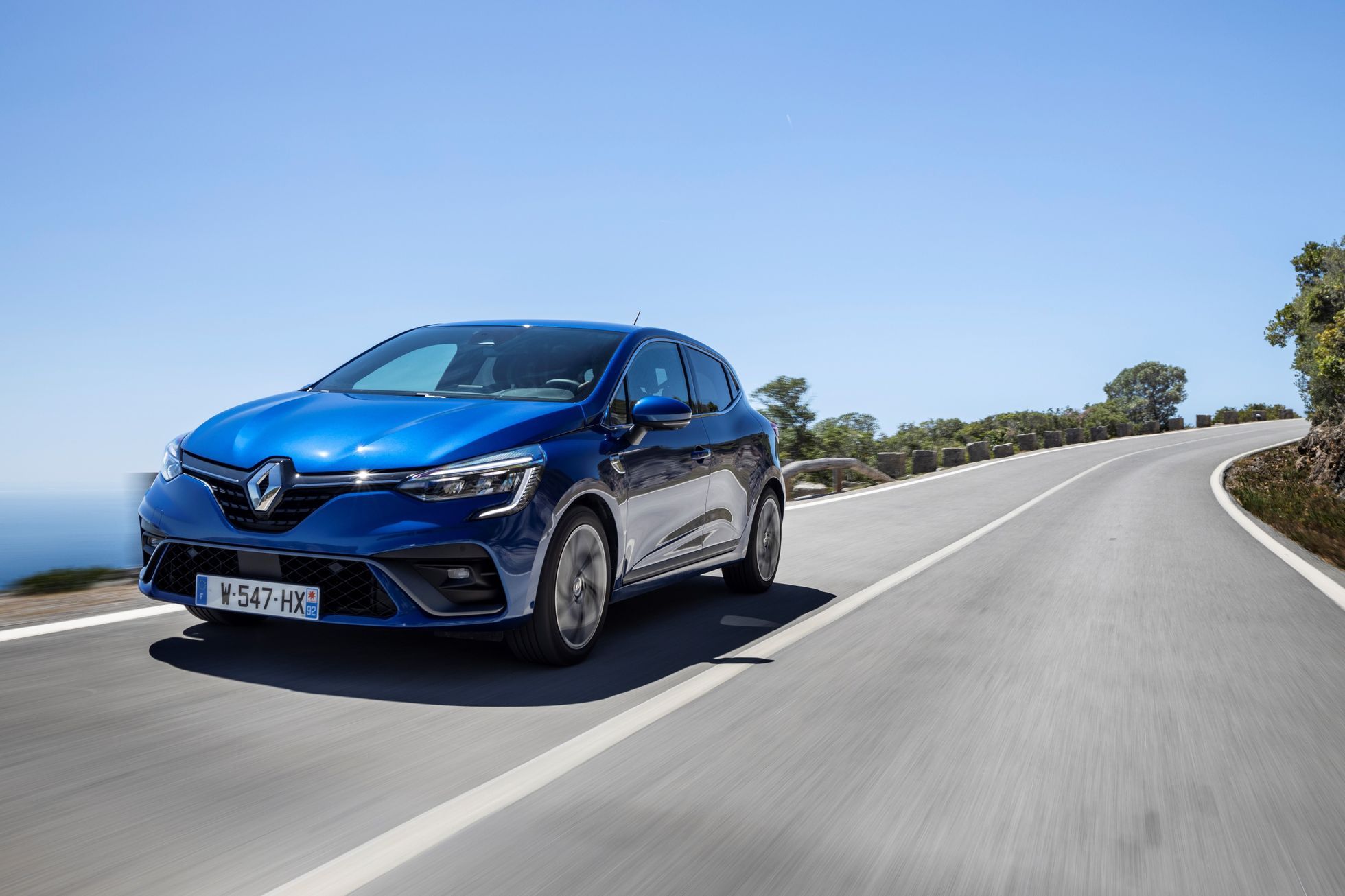 Рено меган 2019 год. Renault Clio 2019. Рено Клио 2020 года. Рено Клио 2017 года