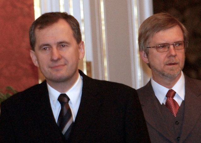 Předseda Nejvyššího správního soudu Josef Baxa a místopředseda Michal Mazanec po svém jmenování, leden 2003 | Foto: ČTK/Stanislav Peška