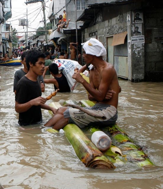 Povodně zasáhly Manilu a dalších 25 provincií. | Foto: Reuters