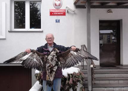 Otakar Závalský s Urbanem před policejním komisařstvím | Foto: orelskalni.cz