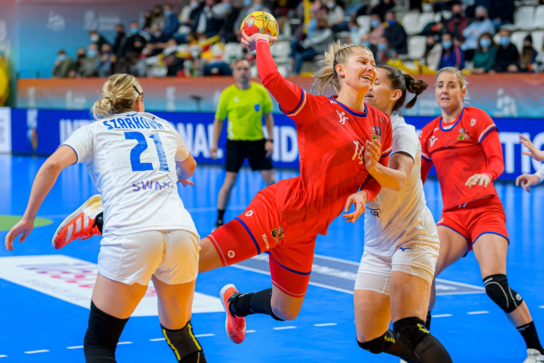 Die Handballer schlugen die Slowakei 24:23 in der Weltmeisterschaft und rücken aus der Basisgruppe vor