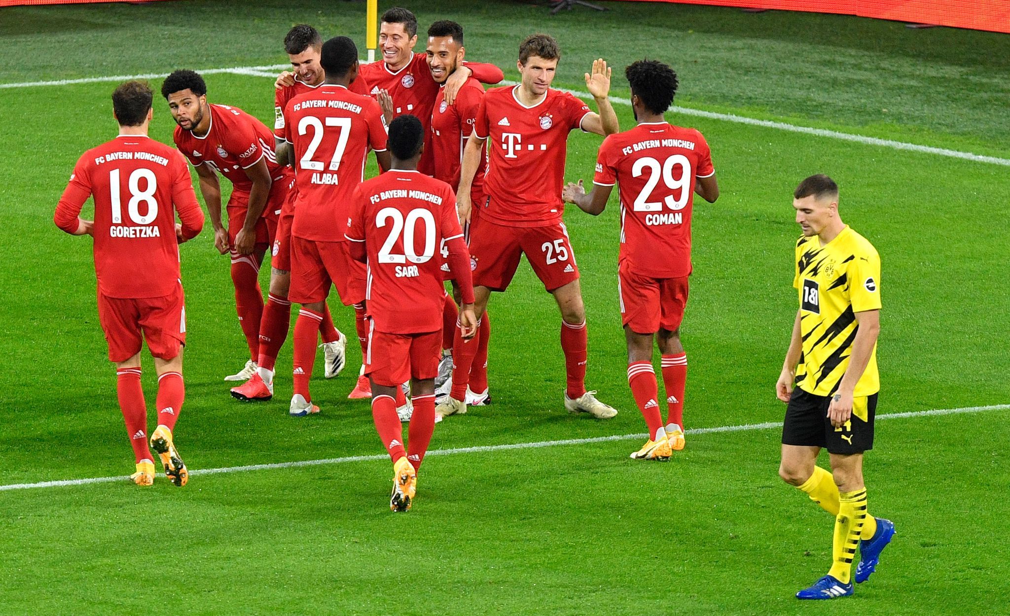 The German hit brought a great shootout.  Bayern lost Dortmund, Sané decided