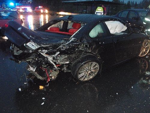 V neděli 16. května 2010 krátce před osmou večer se na vodou pokryté silnici u Frýdlantu nad Ostravicí srazila tři auta - BMW, Fiat Punto a VW Polo. Dva lidé se zranili, jeden těžkou nehodu nepřežil. | Foto: Petr Faster, HZS Ostrava