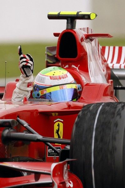 Felipe Massa se raduje z vítězství ve Velké ceně Francie. | Foto: Reuters