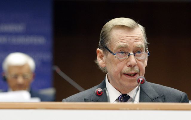 Václav Havel při svém vystoupení před europoslanci v Bruselu. | Foto: Reuters