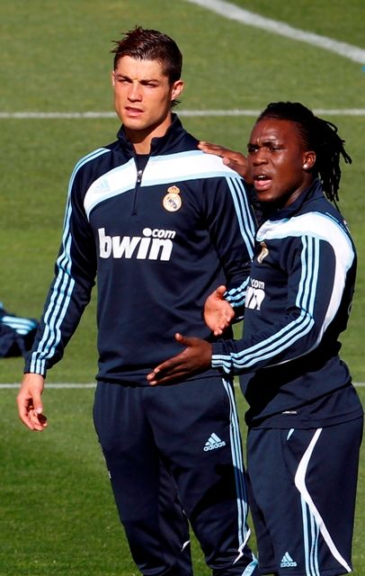 Ronaldo a Drenthe. | Foto: Reuters