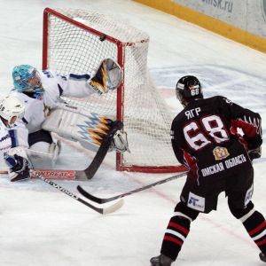 Jaromír Jágr v dresu Avangardu Omsk v akci. | Foto: khl.ru