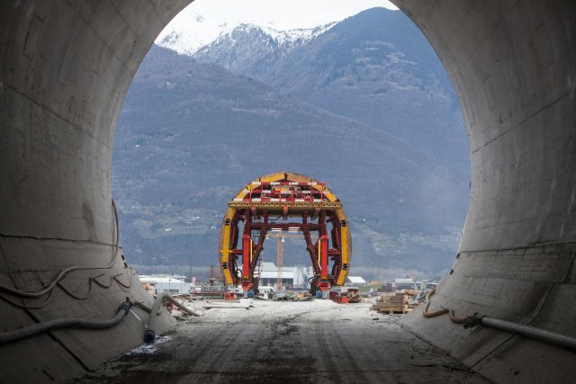 Takhle vypadal železniční tunel ve Švýcarsku v roce 2014. | Foto: ČTK