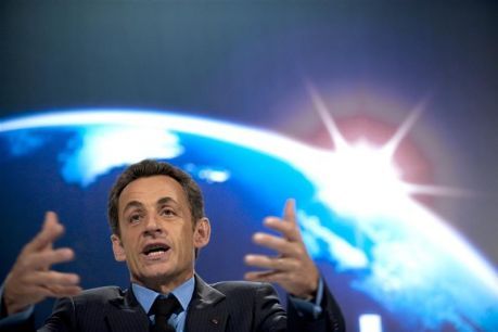 Uspěje Sarkozy v horkém křesle? | Foto: Reuters