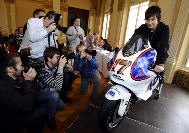 ... bude jezdit na motocyklu značky Ducati. | Foto: ČTK