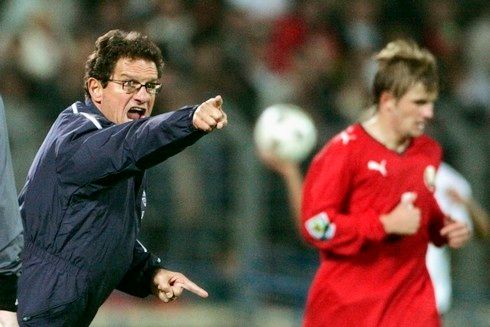 Fabio Capello uděluje pokyny svým svěřencům. Anglie zvítězila v Bělorusku 3:1 | Foto: Sport