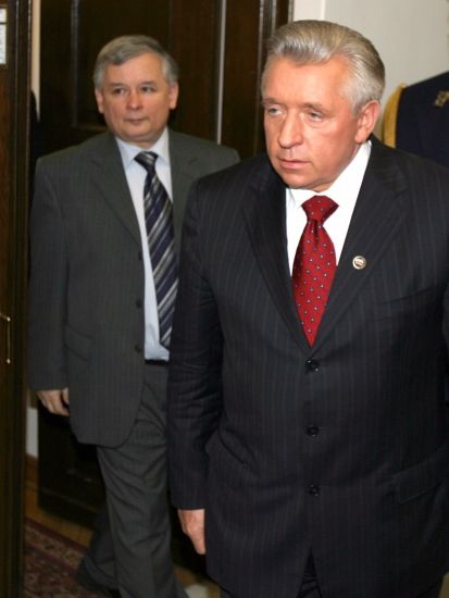 Šéf Práva a spravedlnosti Jarosław Kaczyński a lídr populistické Sebeobrany Andrzej Lepper | Foto: Reuters