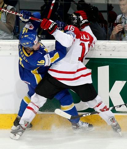 Travis Zajac a Johan Andersson | Foto: Reuters