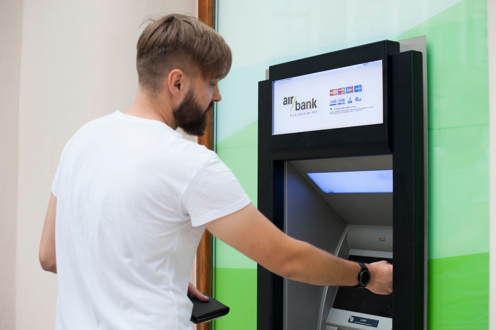 Shared ATM Network: Deposit Money at Komerční banka, Moneta Money Bank, Air Bank, and UniCredit Bank