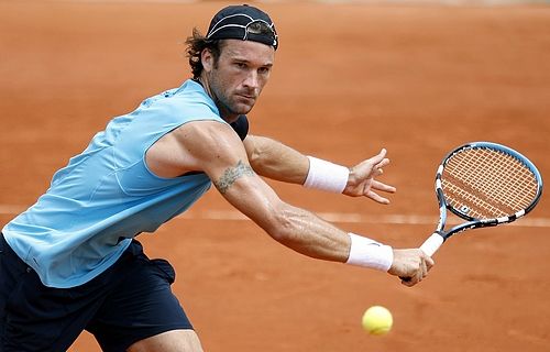 Pojďme na druhý tým. Ten nese název MANILA MAVERICKS. Legendou je v tomto týmu někdejší španělský šampion CARLOS MOYA. | Foto: Reuters