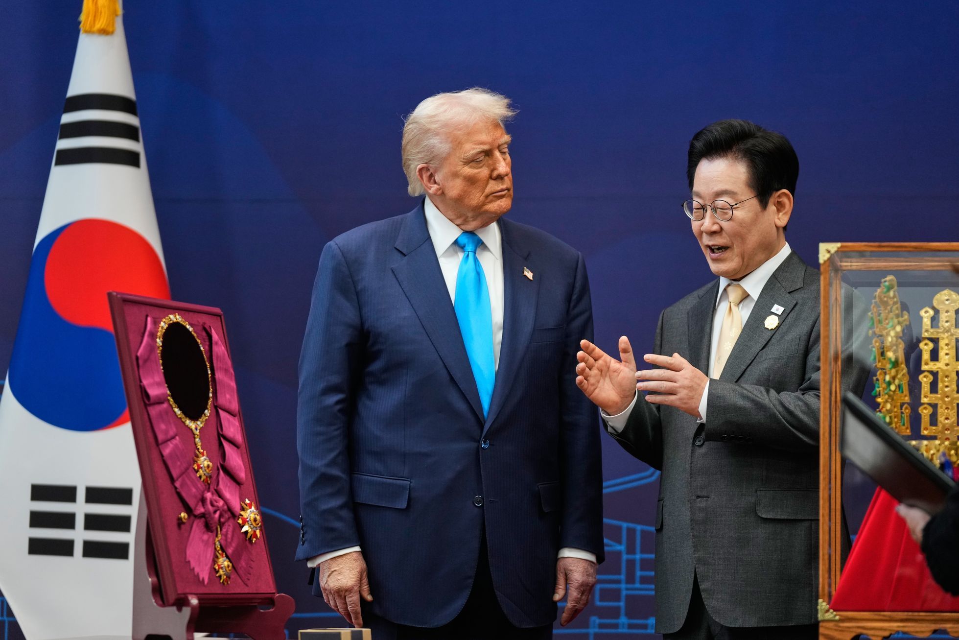 "Dokázali jsme to," oznámil Trump. USA a Jižní Korea uzavřely obchodní dohodu