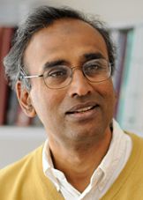 Venkatraman Ramakrishnan, nositel Nobelovy ceny za chemii za rok 2009. | Foto: MRC Laboratory of Molecular Biology