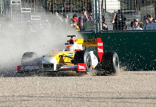 Piquet skončil mimo trať | Foto: Reuters