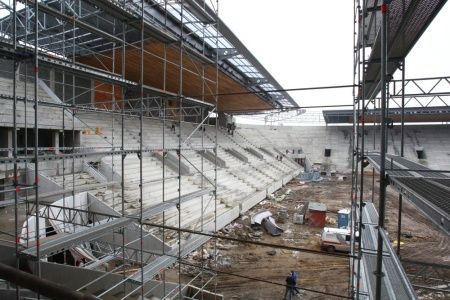 Leden 2008: Finišují stavební práce na tribunách. | Foto: www.slavia.cz Martin Malý