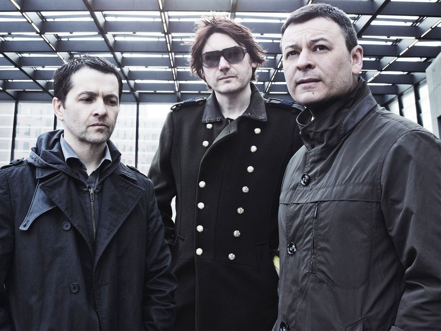 Všichni mají iPhony, jen oni drží kytary. Manic Street Preachers zahrají v Praze