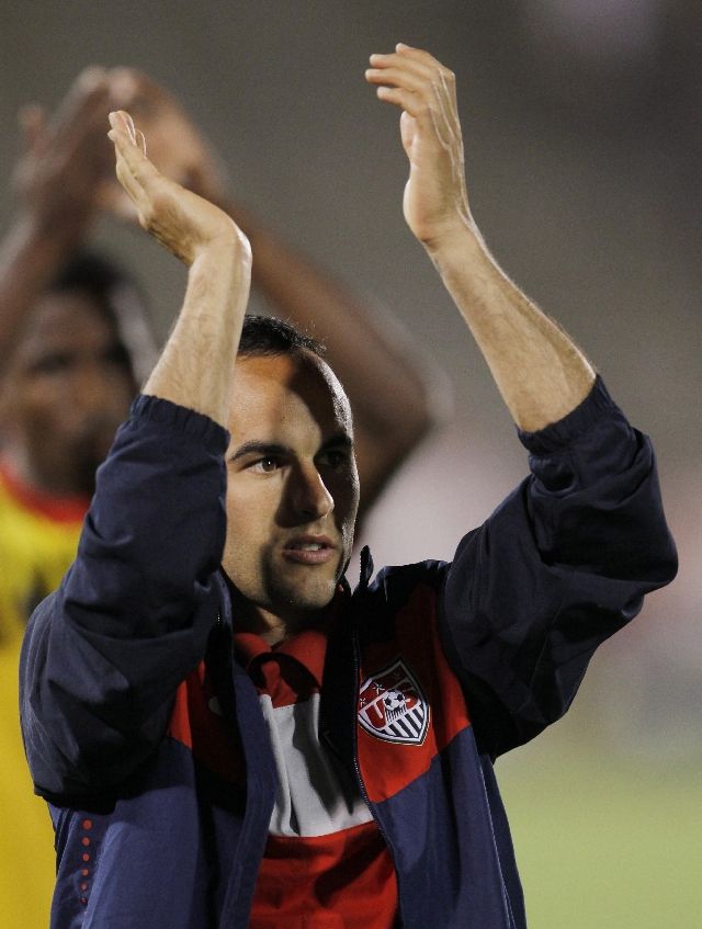 Domácí ikona Landon Donovan se ale na hřiště nedostal vůbec. | Foto: Reuters