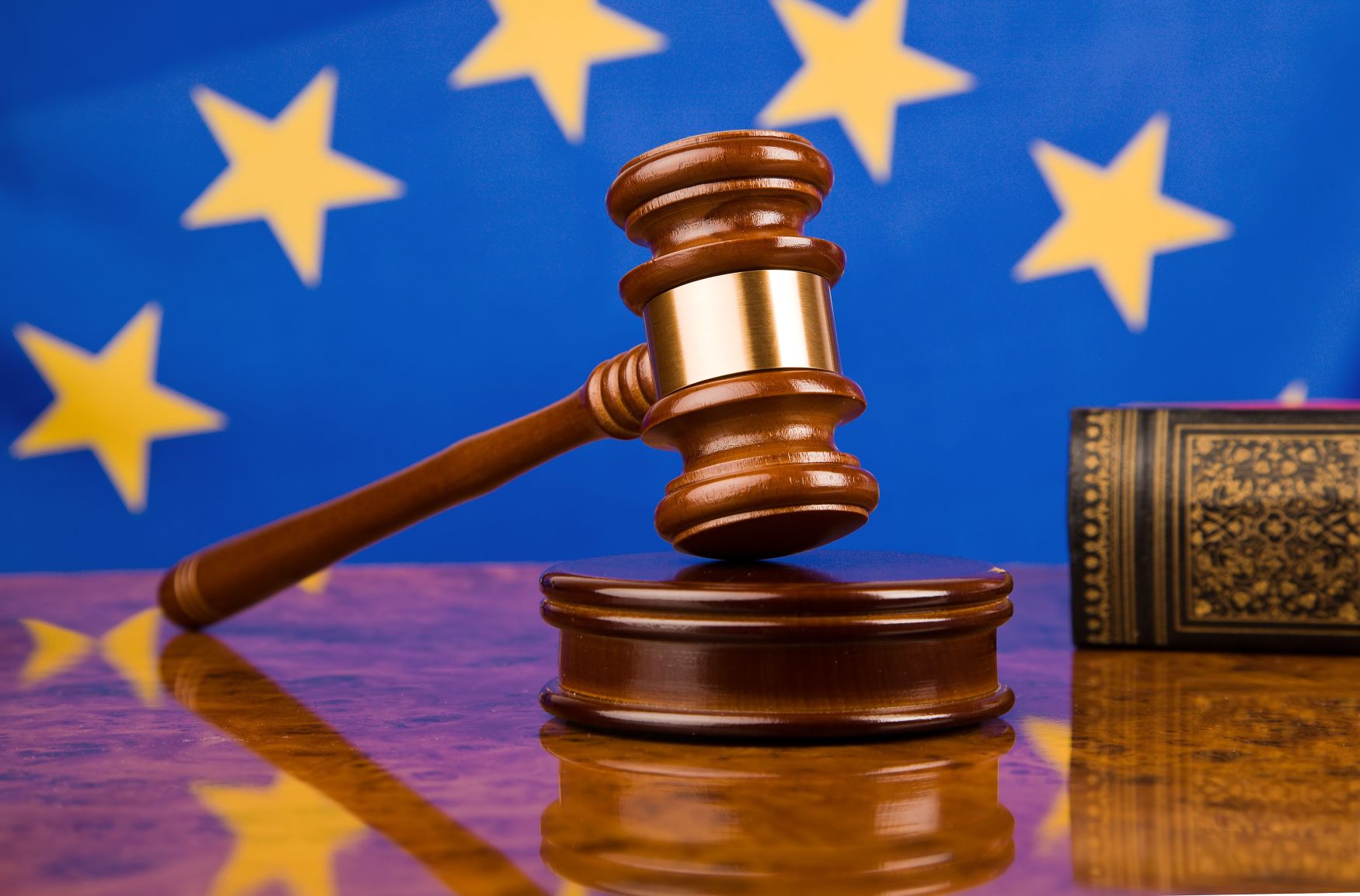Sąd UE odrzuca polskie i węgierskie pozwy o praworządność i pieniądze