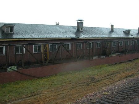 BARENTSBURG (Svalbard) - Prázdné kurníky. Obyvatelé Barentsburgu se potýkají s nedostatkem potravin a zima se neúprosně blíží. | Foto: Roman Staněk, Aktuálně.cz