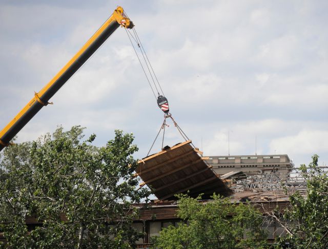 V květnu 2011 byl pro havarijní stav zbořen, nic na tom nezměnila ani skutečnost, že byl na začátku tisíciletí vyhlášen kulturní památkou. | Foto: ČTK