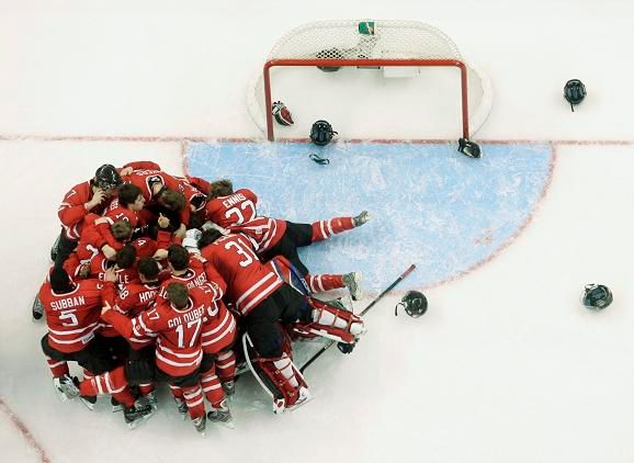 Nadšení hráči Kanady | Foto: Reuters