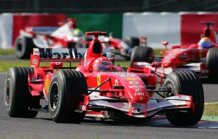 Pilot Ferrari Michael Schumacher v průběhu Velké ceny Japonska formule 1. | Foto: Reuters