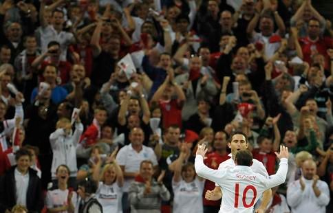 Rooney slaví gól ve Wembley | Foto: Reuters