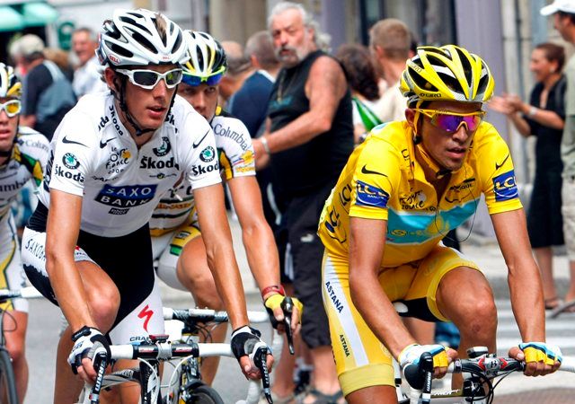 Alberto Contador a Andy Schleck, jeho momentálně největší konkurent v celé Tour. | Foto: Reuters