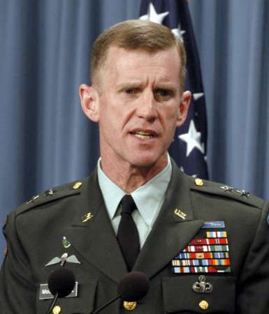 Nový velitel Stanley McChrystal | Foto: Reuters