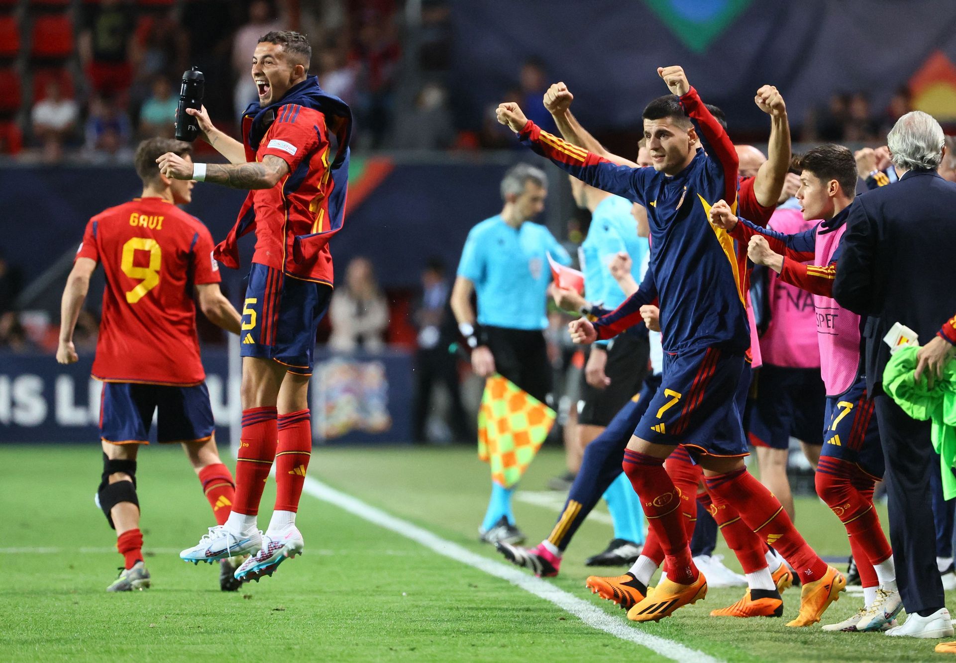L’arbitro ha annullato un gol per l’Italia, Joselu ha portato la Spagna alla finale della Nations League