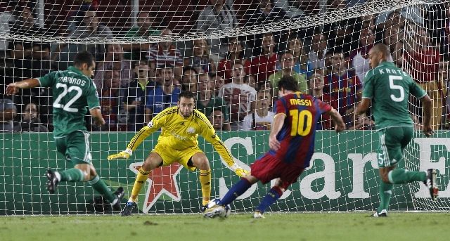 Lionel Messi střílí jednu ze svých branek. | Foto: Reuters