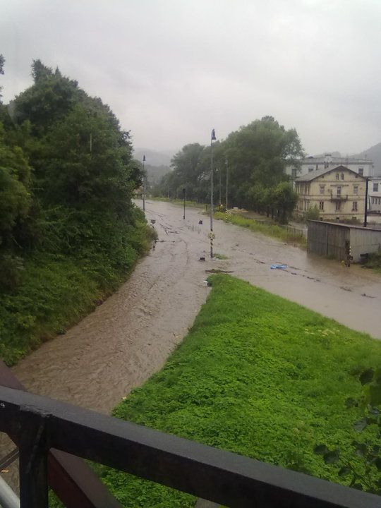 Trať Děčín - Ústí nad Labem - Střekov, dosud nesjízdná. | Foto: čtenářka Aktuálně.cz