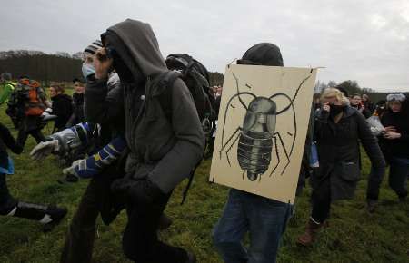 Aktivisté z Metzingenu | Foto: Reuters