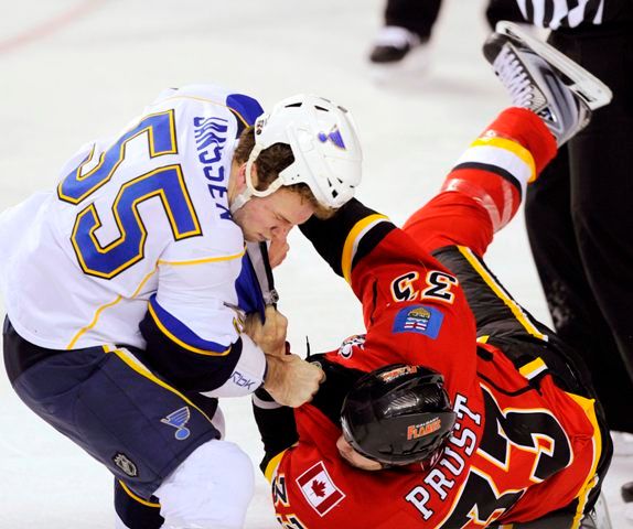 Brandon Prust vs Cam Janssen | Foto: Reuters