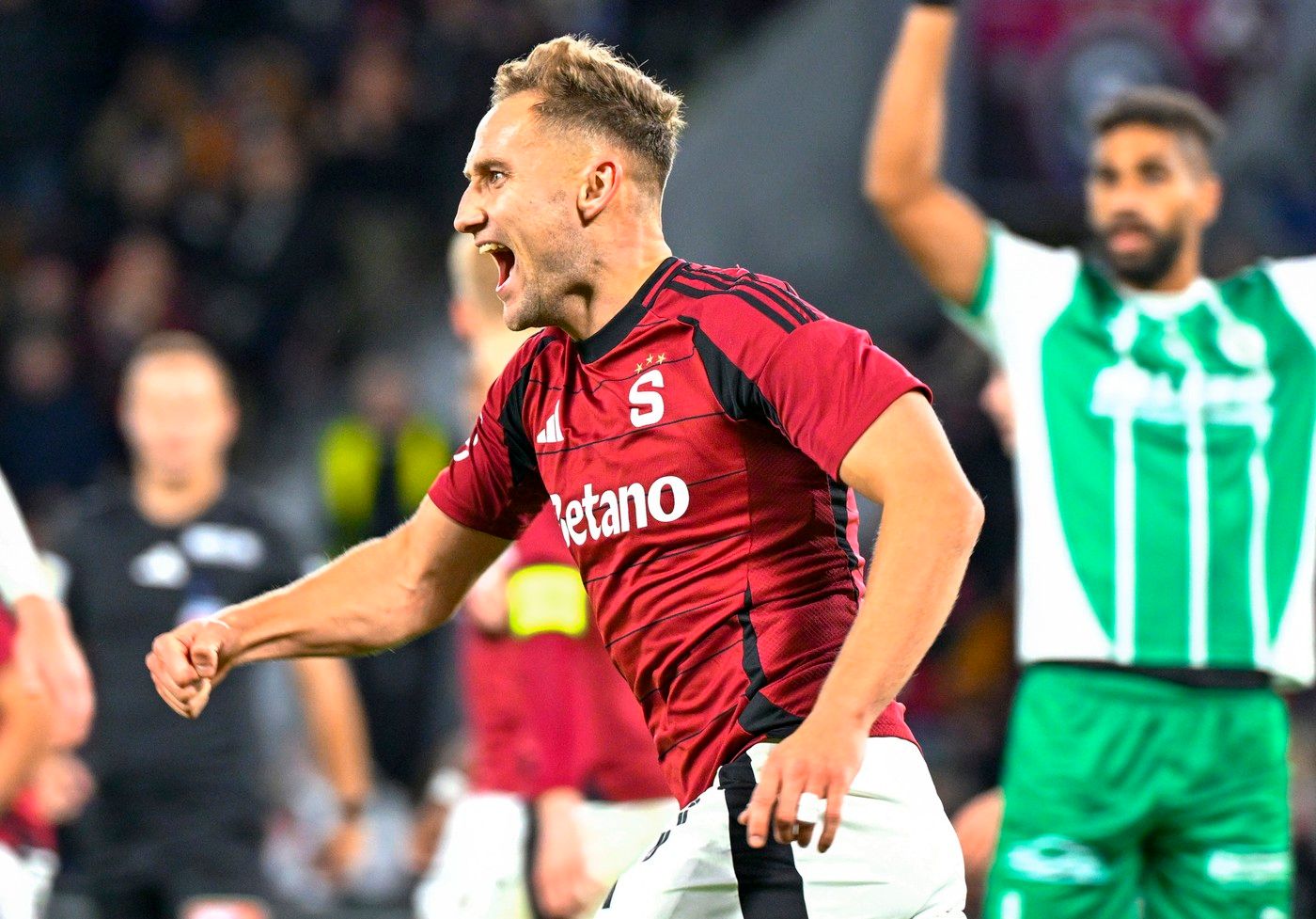 Divočina na Letné. VAR neuznal tři góly, nakonec rozhodl vlastenec a Sparta je první