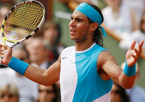 Udivený Španěl Rafael Nadal při finalovém zápase Roland Garros s Rogerem Federerem. | Foto: Reuters