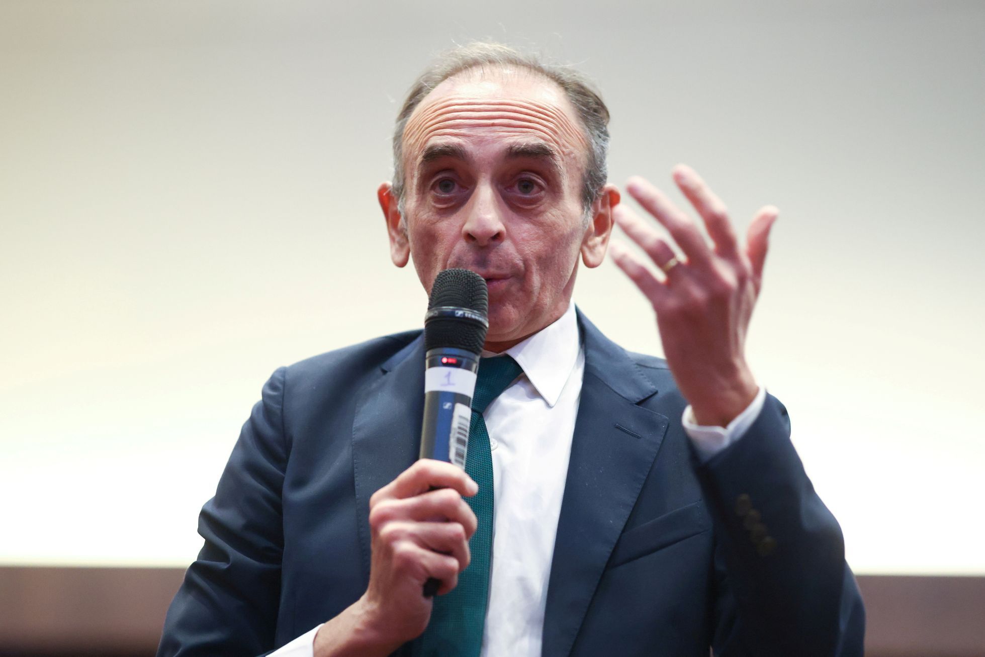 Le candidat présidentiel français Zemmour condamné pour des propos sur les migrants