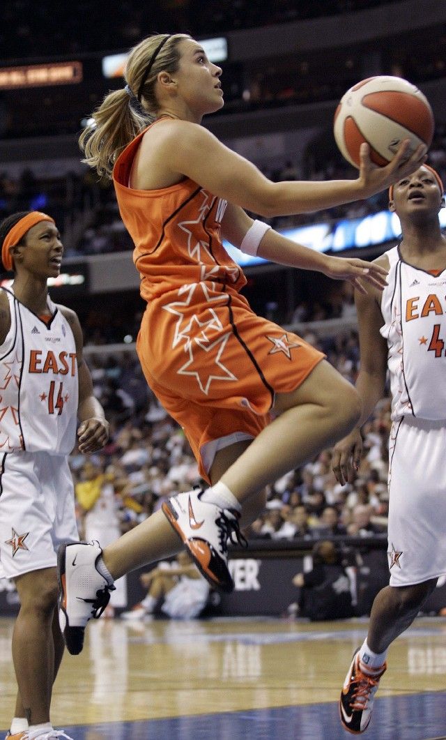 Becky Hammonová v dresu Západu v zápase All Star WNBA. | Foto: Reuters